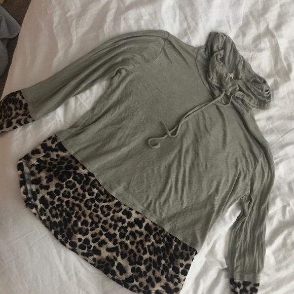 Light pullover - Picture 1 of 4